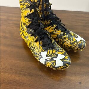 Under Armour Black and Yellow Football Cleats Mens 10 Preowned high ankle EUC